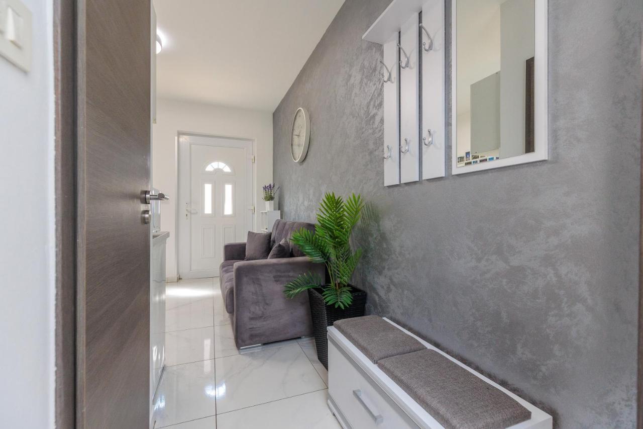 זאדאר Apartment Ema מראה חיצוני תמונה