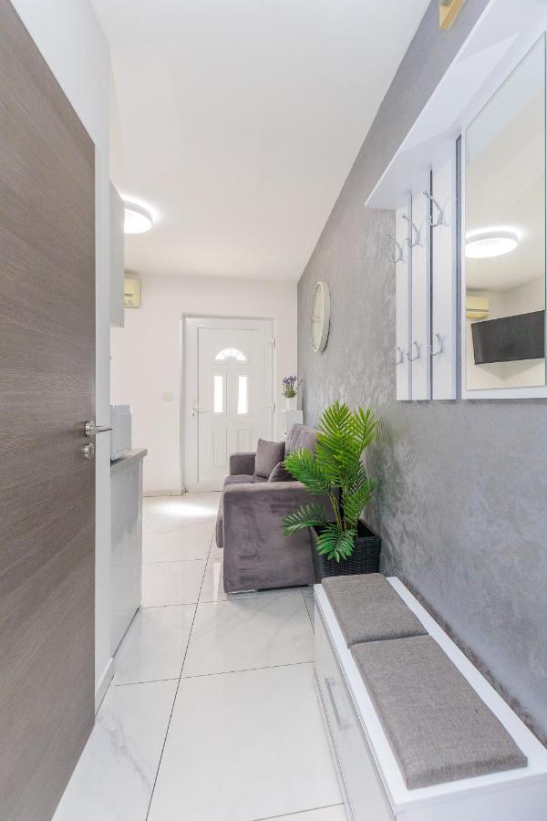 זאדאר Apartment Ema מראה חיצוני תמונה