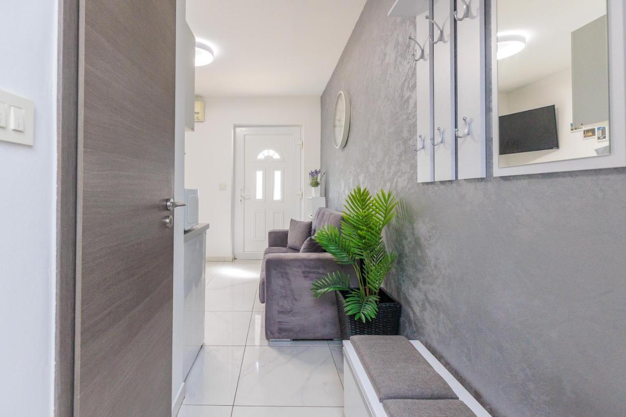 זאדאר Apartment Ema מראה חיצוני תמונה