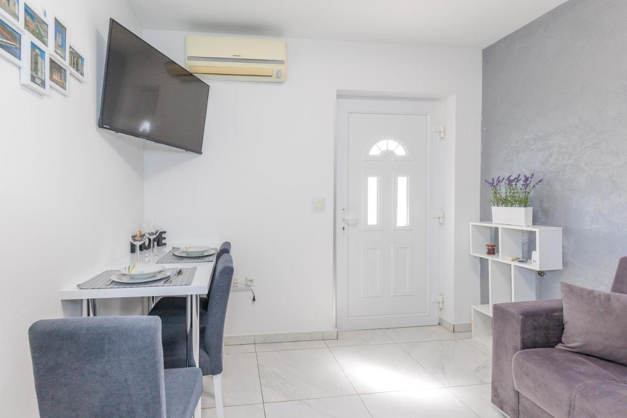 זאדאר Apartment Ema מראה חיצוני תמונה