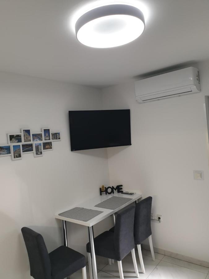 זאדאר Apartment Ema מראה חיצוני תמונה