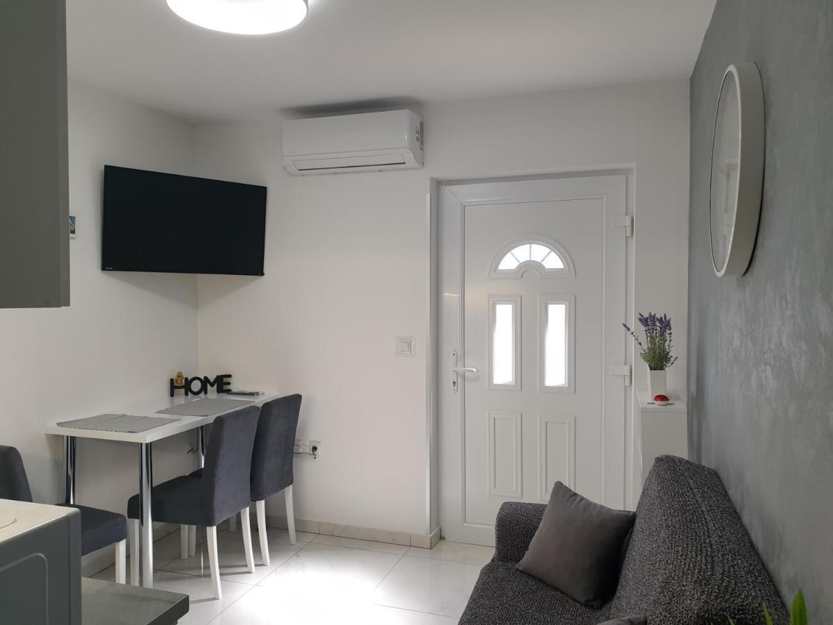 זאדאר Apartment Ema מראה חיצוני תמונה